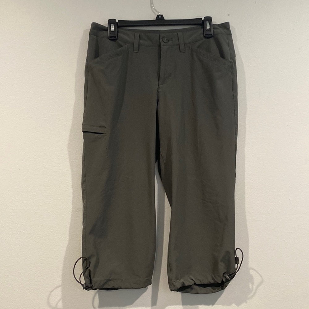 Gray Eddie Baur Capri Track Pants - Size 8